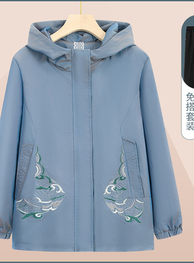中老年人春装女风衣外套新款奶奶装连帽妈妈拉链衫老太太春秋上衣