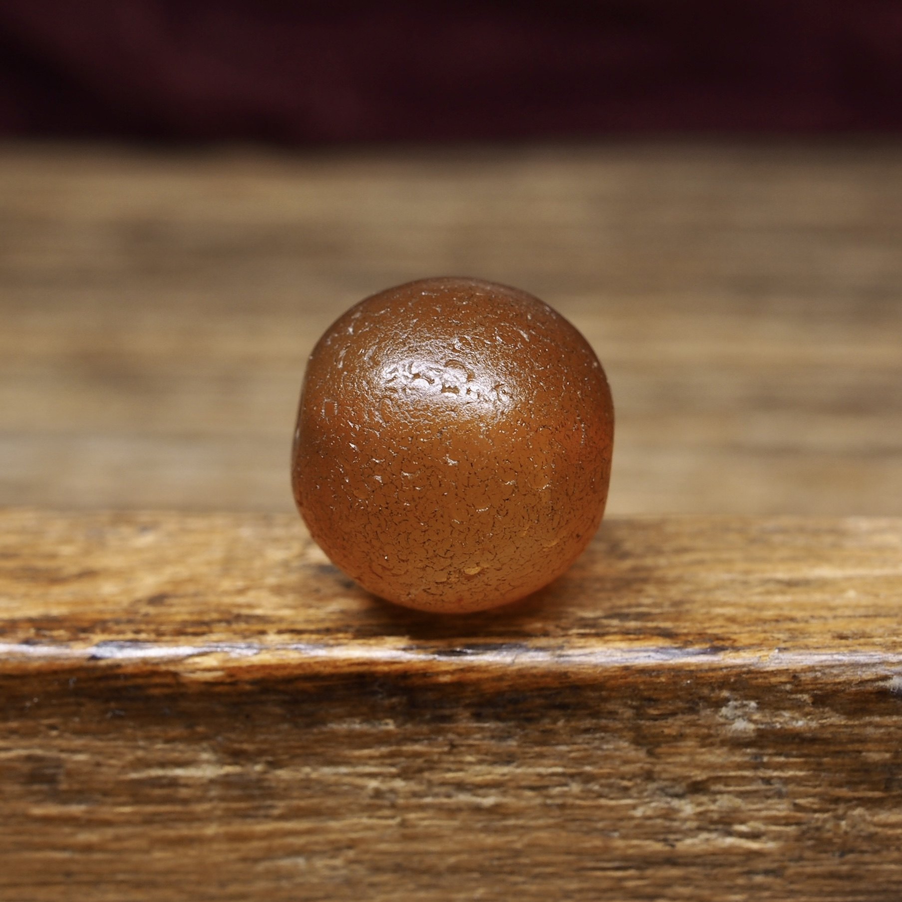 西亚高古千年橙色糖球老玉髓玛瑙圆珠13.6mm满风化纹 小冰裂 好价