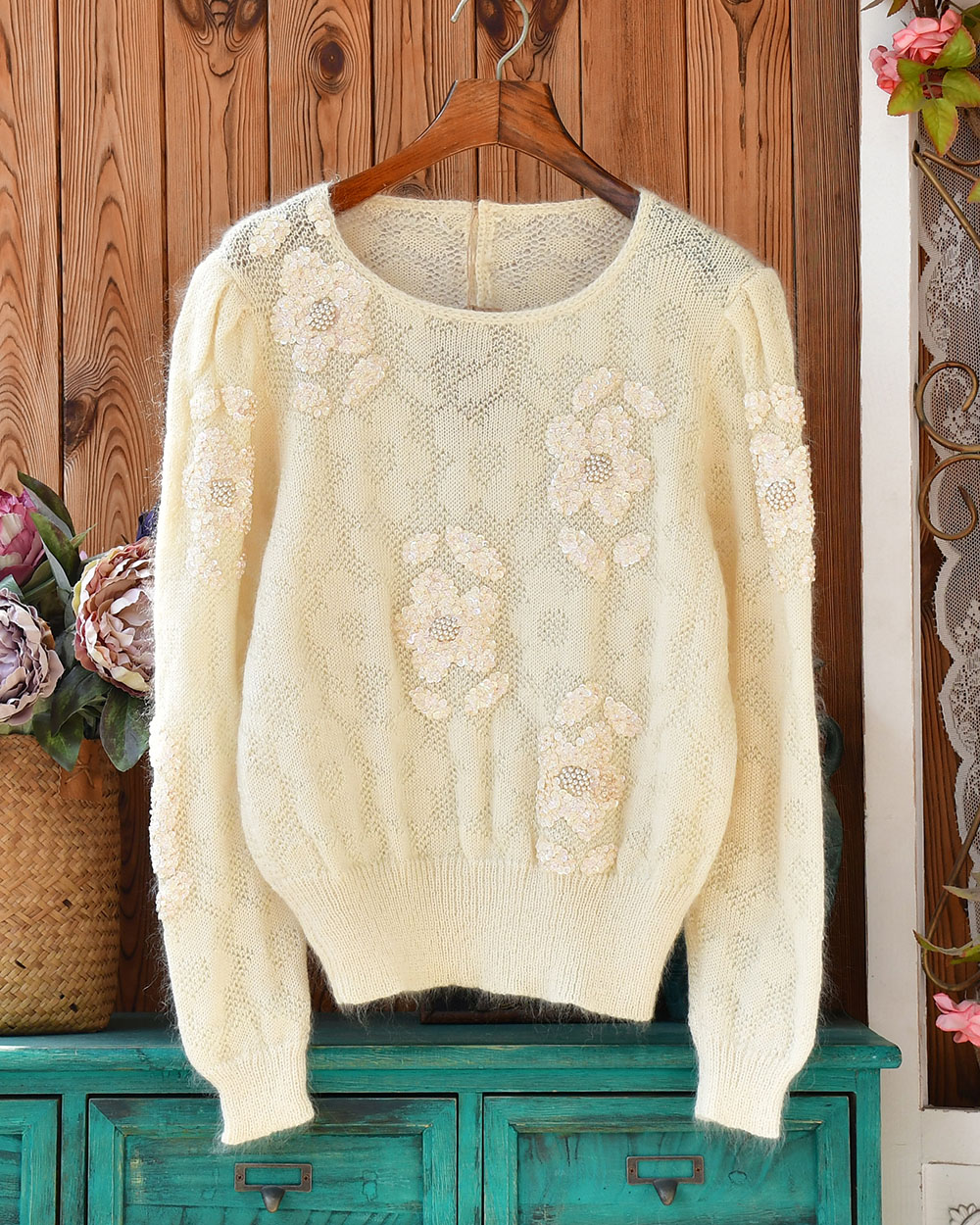 肌理感手工亮片订珠花朵套头圆领马海毛毛衣女秋冬韩系温柔上衣