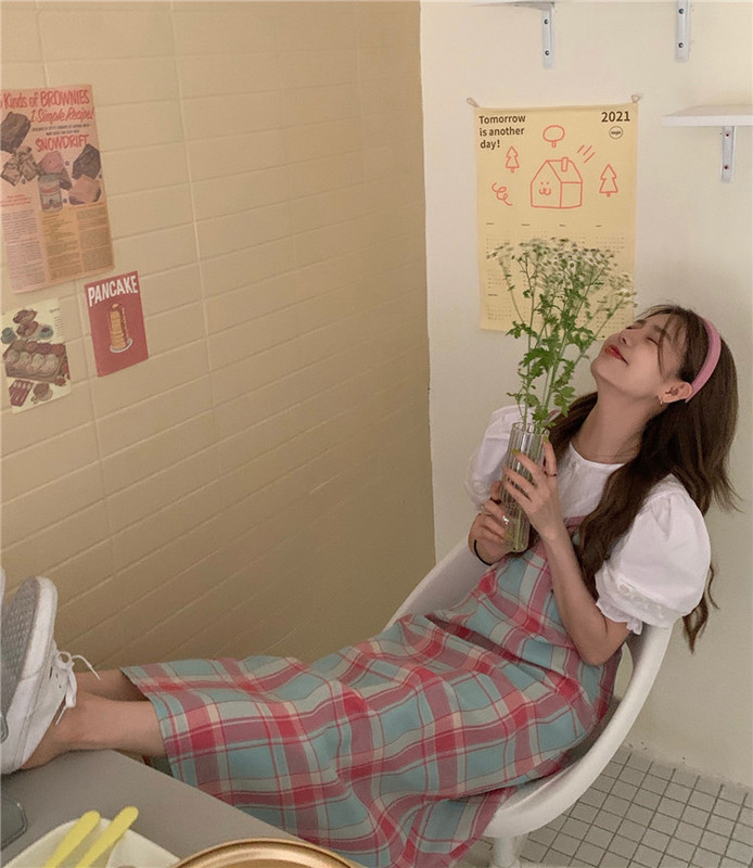 Real shot! Real price! Design Short Sleeve bubble sleeve top Plaid age reducing suspender skirt