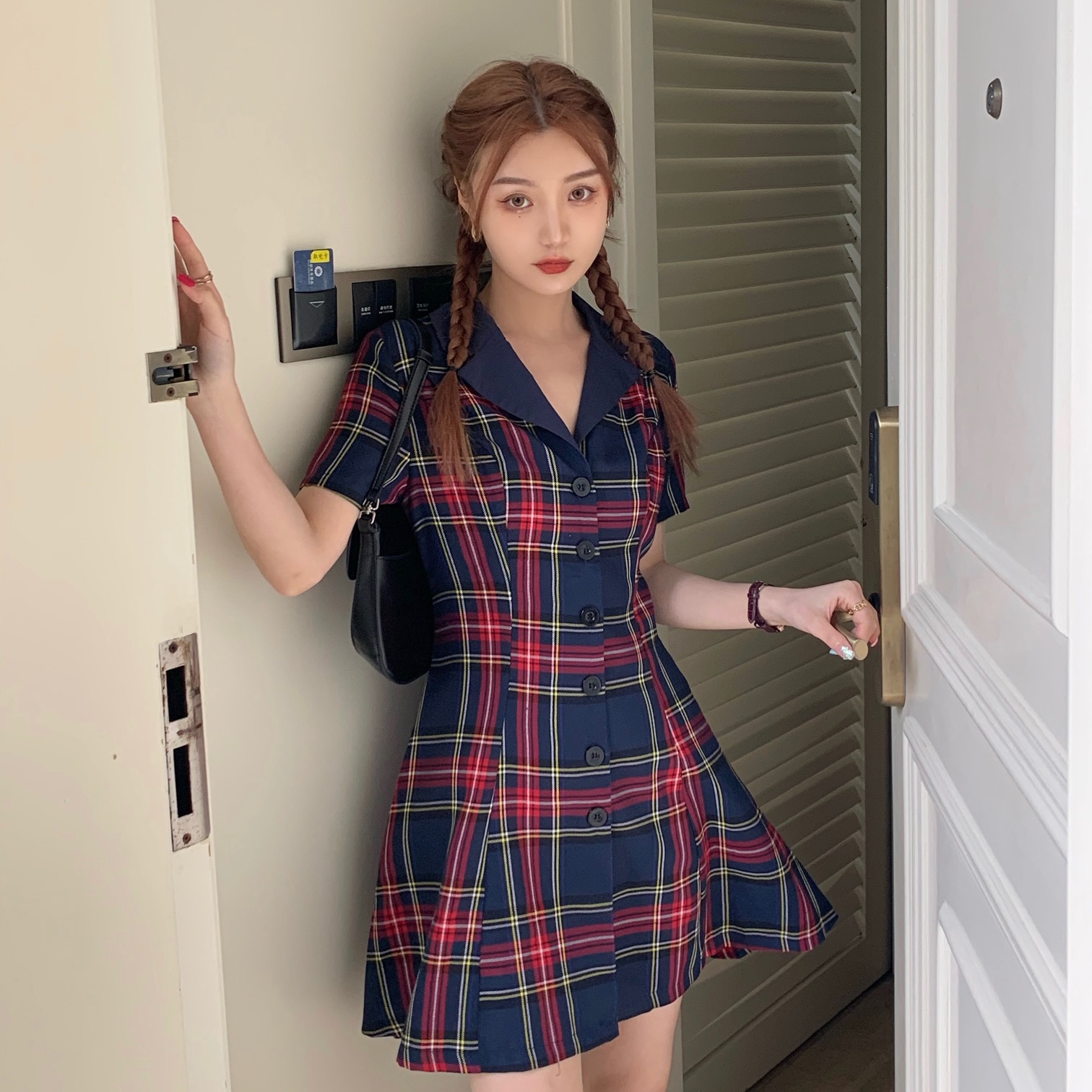 Real shot! Real price! Retro Plaid suit collar waist slim dress