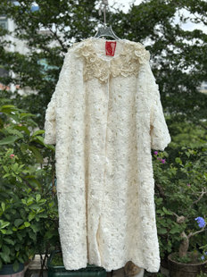 （孤单）红标了然琳烺2025秋冬圆领重工盘花镂空气质宽松外套长款