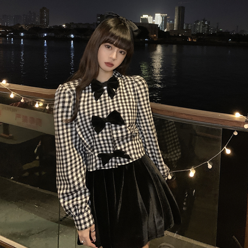 Real price ~ two piece suit of bow and button Plaid Shirt Top + pleated skirt