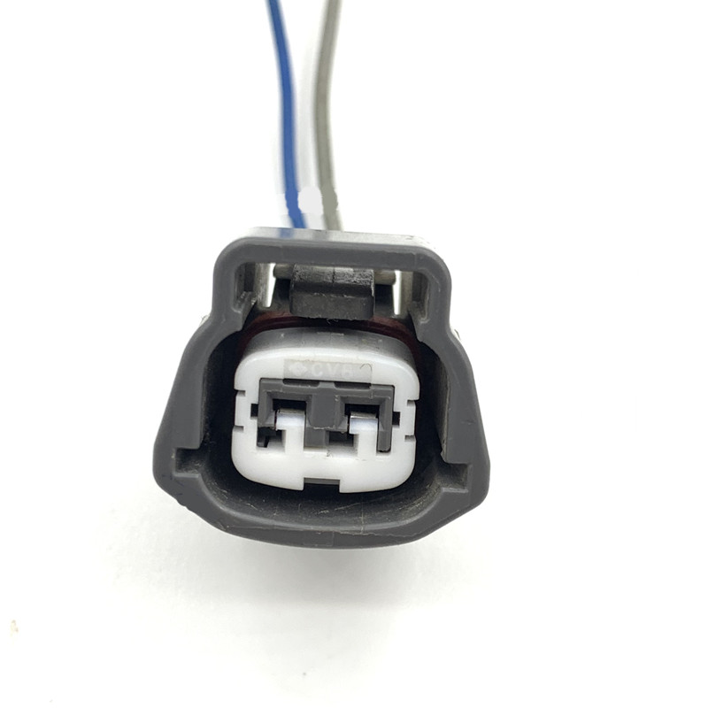 适用天籁凸轮轴传感器插头