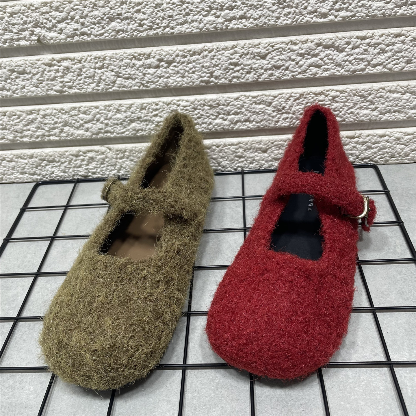 方头毛毛一字扣带玛丽珍鞋女