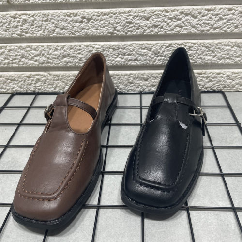 复古风一字扣方头玛丽珍鞋女