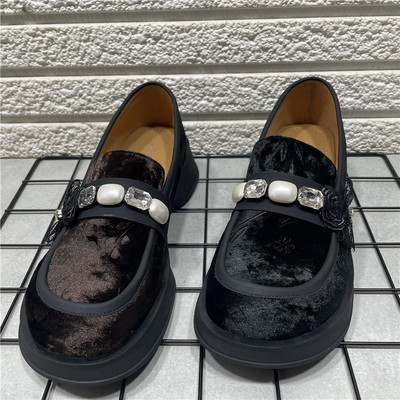 圆头丝绒布珍珠水钻深口单鞋女