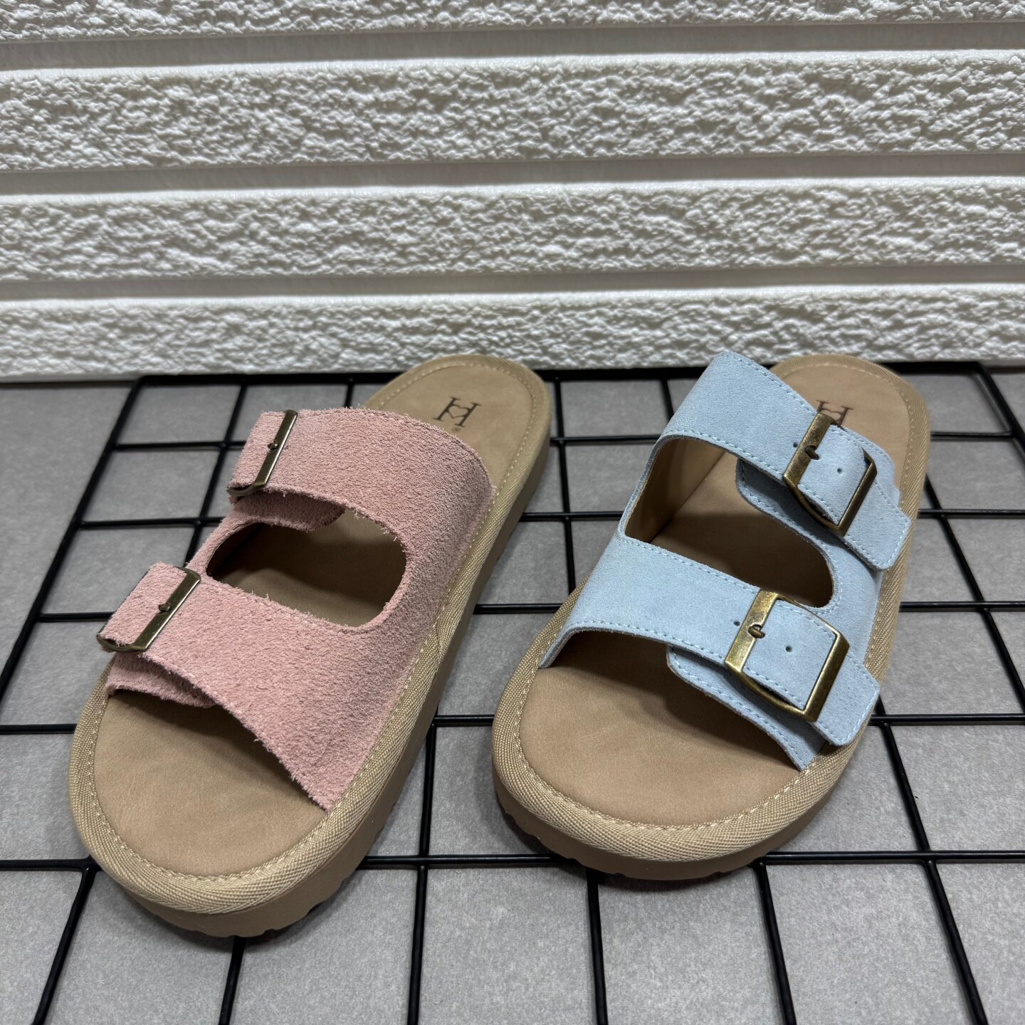 断码处理夏季新款真皮勃肯拖鞋女舒适软底一字拖休闲外穿露趾凉拖