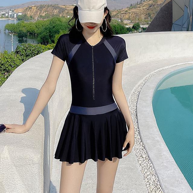 2025撞色连体泳衣女夏季保守短袖裙式游泳装遮肚拼接衣防晒游泳衣