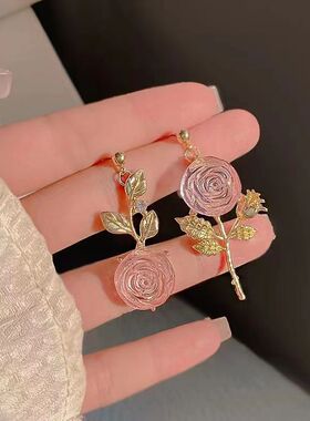 玫瑰之约不对称花朵耳饰2024年新款小众设计耳坠潮流耳钉女百搭
