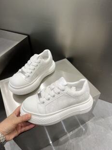 乐萱～好看！实体店同售炸街款小白鞋2026春新款时尚休闲舒适女鞋