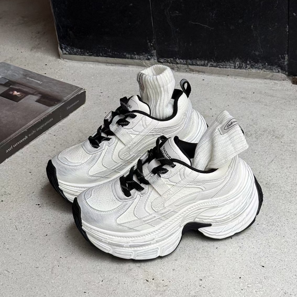 一见心动～实体店同售做旧脏脏款潮款2025新款时尚休闲舒适老爹鞋