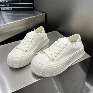 乐萱～好看！实体店同售炸街款小白鞋2026春新款时尚休闲舒适女鞋