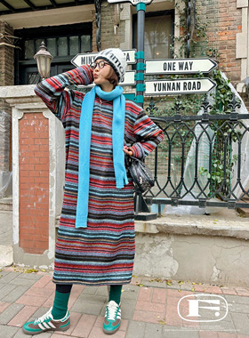 一条针织长裙把松弛感拿下 舒适彩色条纹针织保暖加绒连衣裙