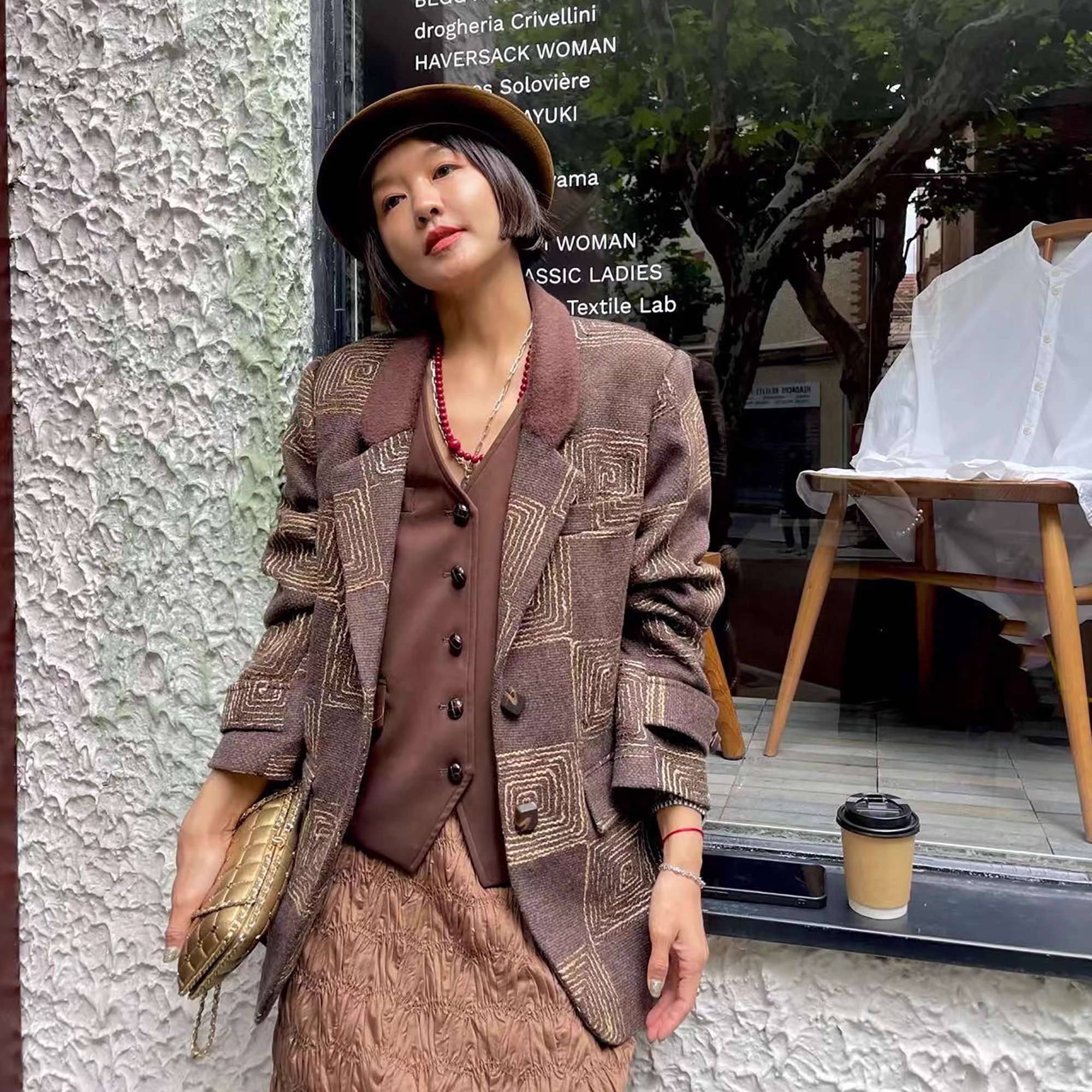 可露丽晚秋立体浮雕羊毛西装