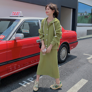 【新款 现货】2023春季牛油果绿卫衣半裙减龄风套装2240P160K228图片