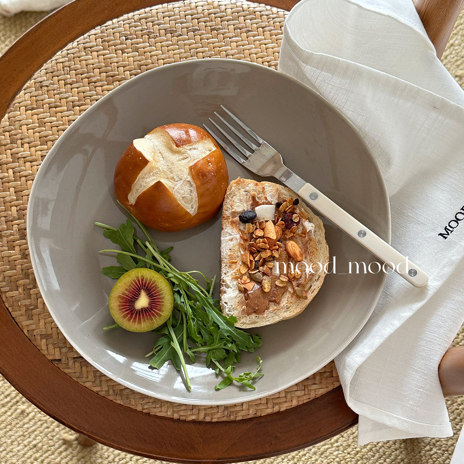 moodboard 灰棕芝麻釉不规则碗盘 日系艺术陶瓷西餐brunch盘11寸