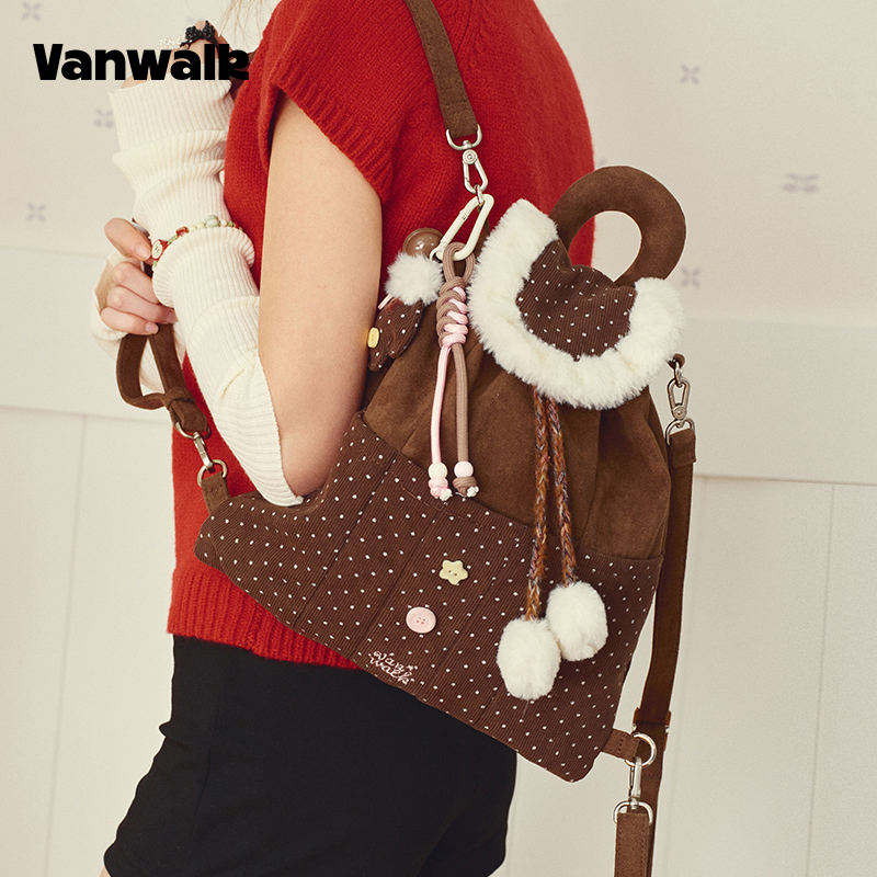 VANWALK/出走小众设计毛绒双肩包