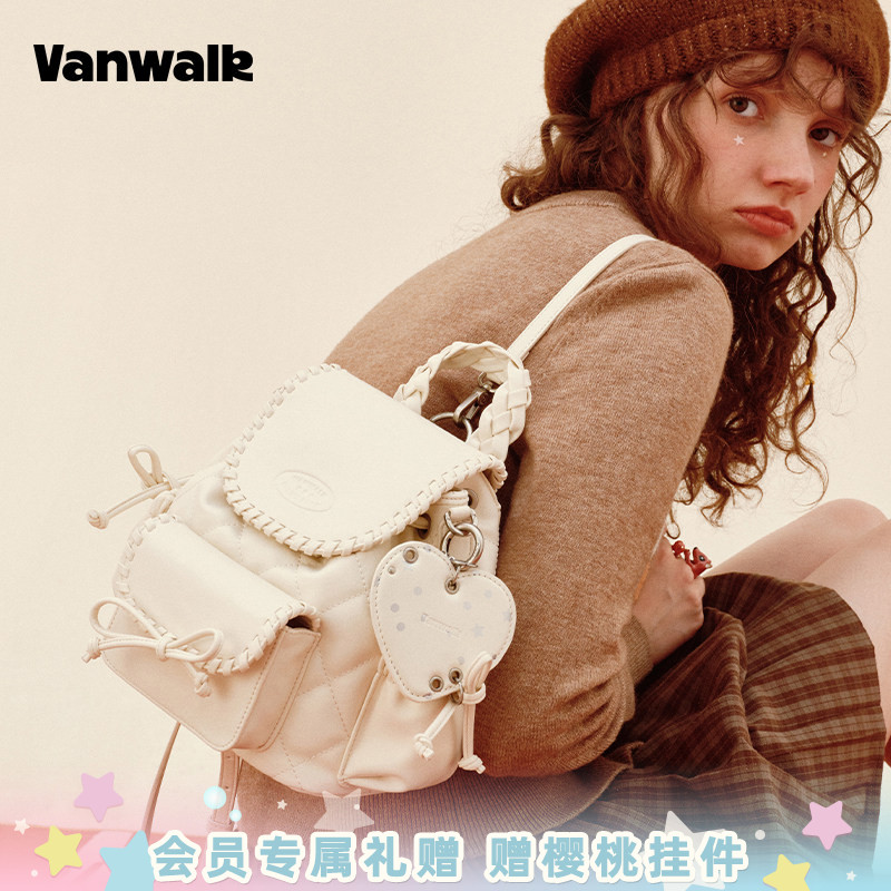 VANWALK/出走小众波点女生双肩包图片
