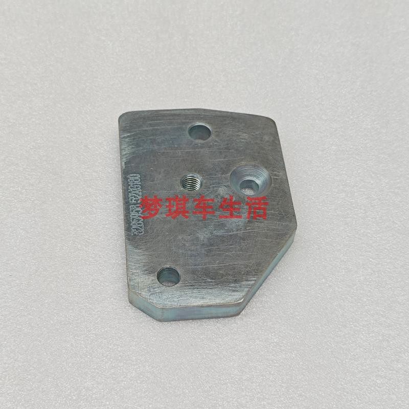 东风康明斯4BT/6BT涨紧轮支架