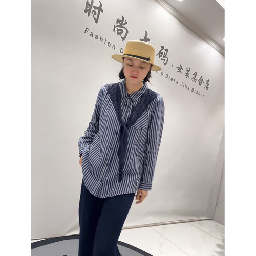 5492芮娜依莲初秋季新款加肥加大码女装通勤立体剪裁衬衫衬衣小衫