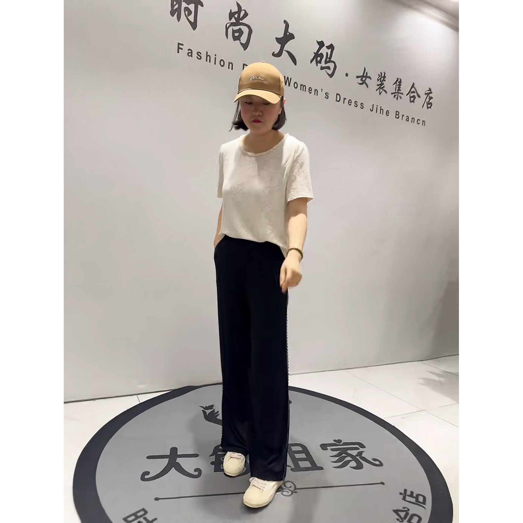 6338芮娜依莲2026夏季新款大码女装显瘦人丝阔腿裤子时尚遮肉微喇