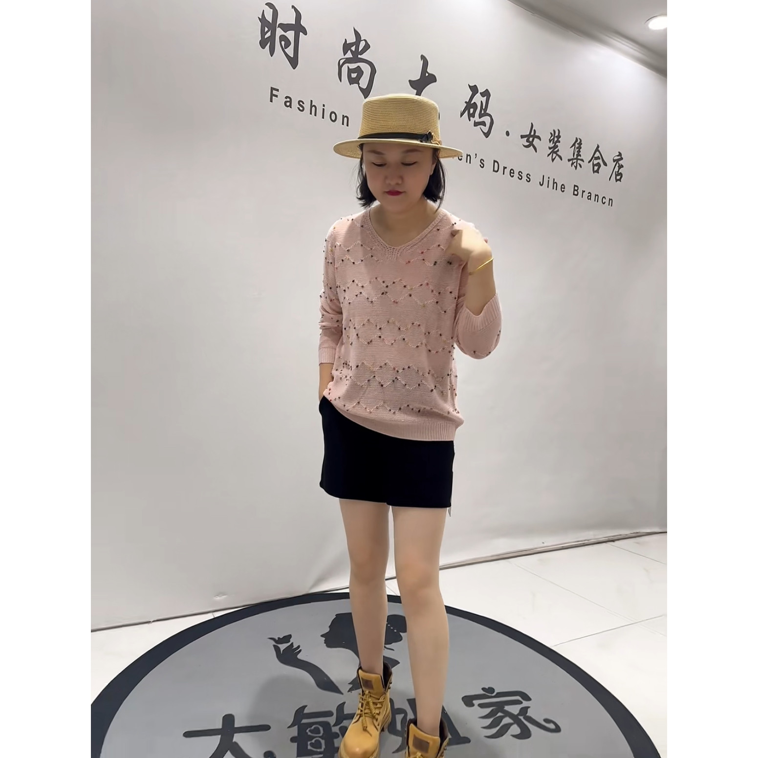 女权贵族8172秋季新款加肥加大码女装胖妹妹显瘦减龄时尚针织小衫