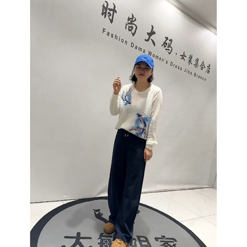 女权贵族8369秋季新款加肥加大码女装胖妹妹显瘦减龄针织毛衫小衫