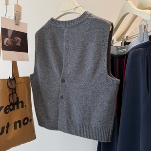 叠穿圆领针织马甲女背心 后两粒扣无袖 韩国设计师款 %100绵羊毛
