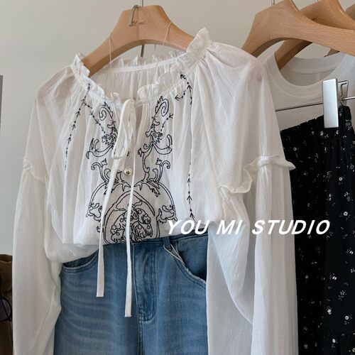 名族风藤花刺绣木耳领系带薄衬衫