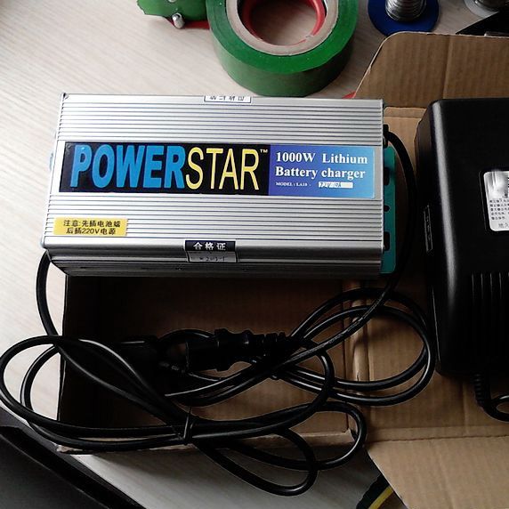 24v48v60v72v30a电动车三元聚合物钛酸锂磷酸铁锂电池充电器
