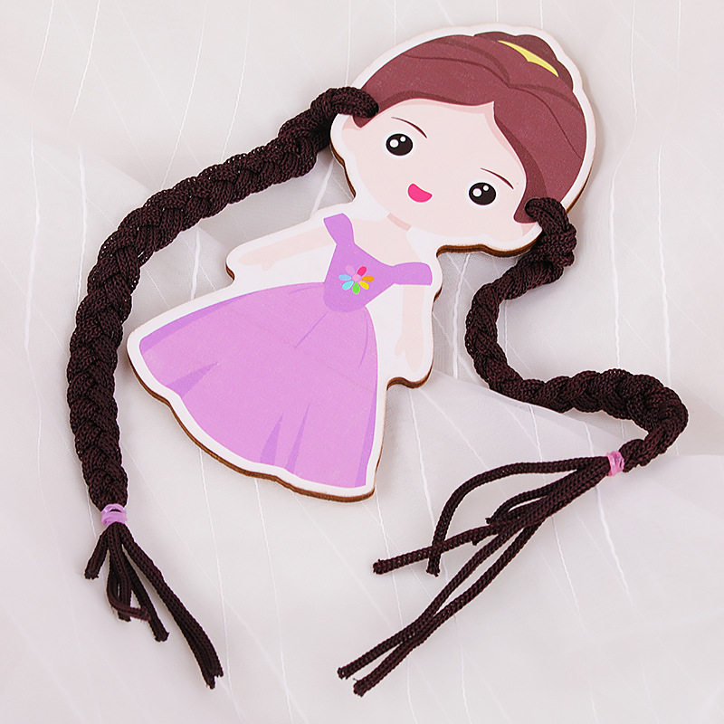 女孩学习编扎辫子的方法幼稚园过家家玩具穿绳百变粗细辫子系绳子