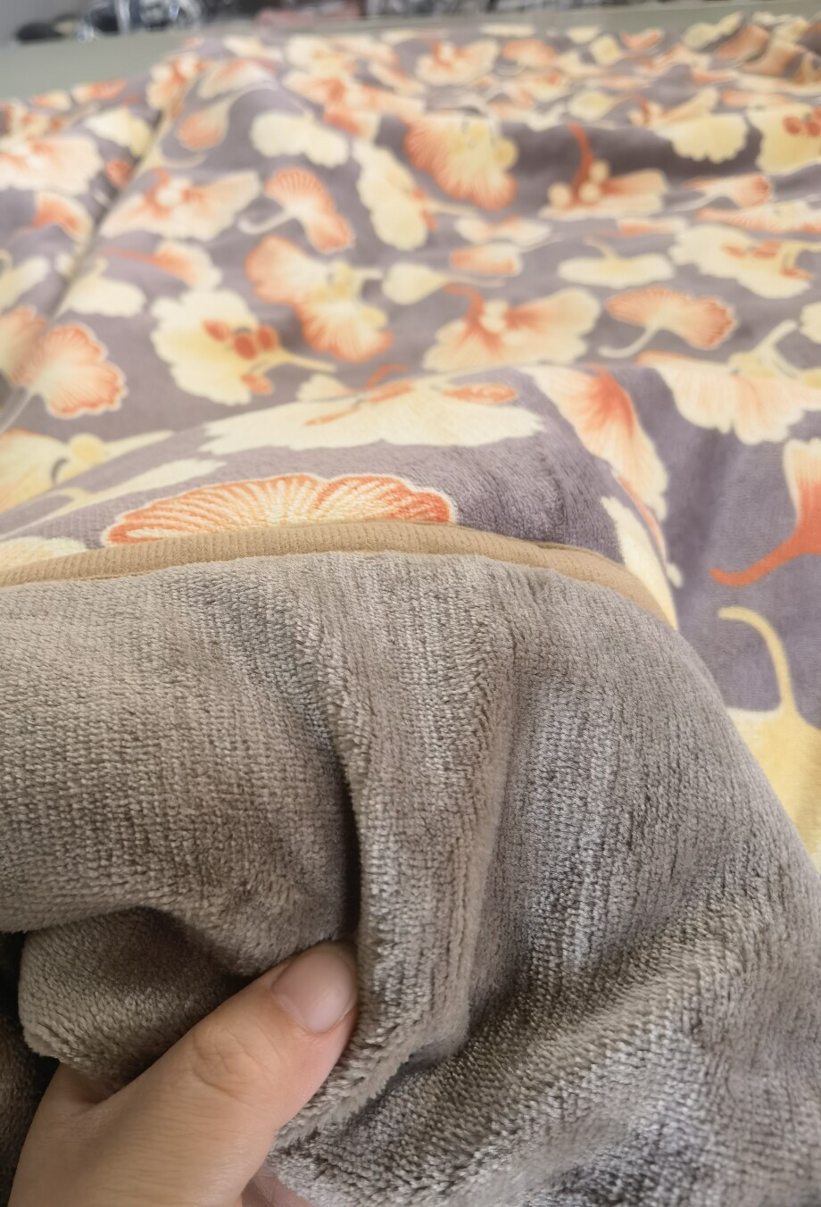 三层夹棉牛奶绒双人冬季加厚毯子抗静电被头被子