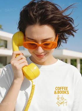 美式复古咖啡和书coffee字母看书阳光慵懒松弛风插画短袖夏insT恤