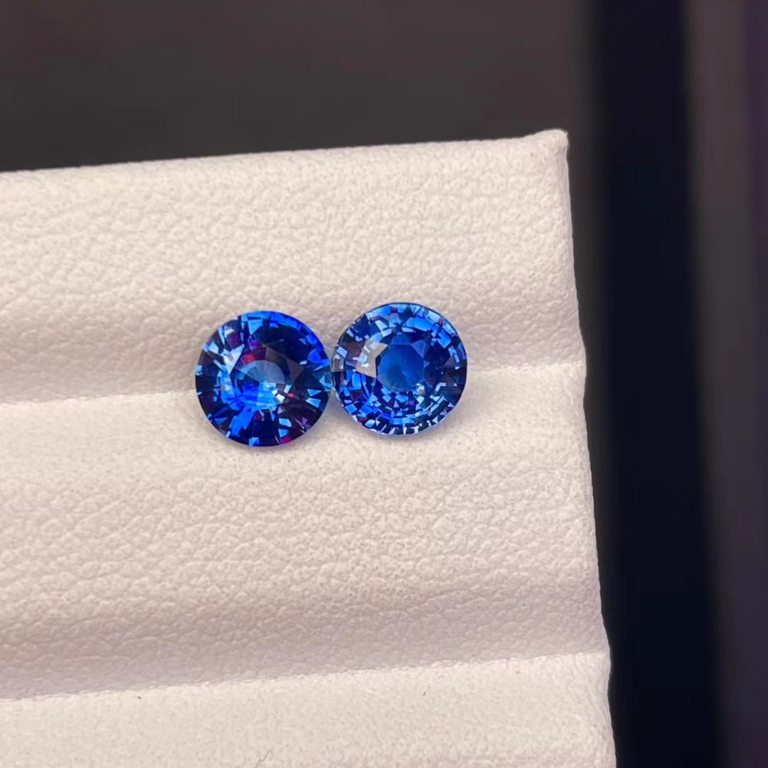 2.13克拉天然无烧皇家蓝宝石耳钉