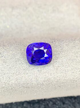 1克拉天然无烧皇家蓝宝石戒面