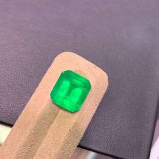 天然巴西祖母绿裸石戒面vividgreen玻璃体晶莹剔透绿宝石6.26克拉