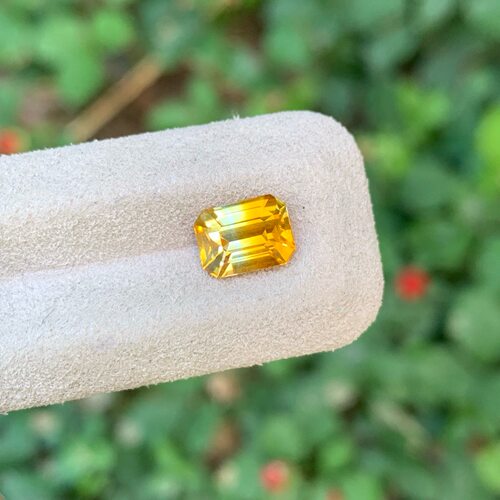 2克拉天然双色黄蓝宝裸石戒面