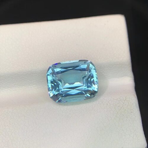 5.76克拉天然海蓝宝石戒面裸石