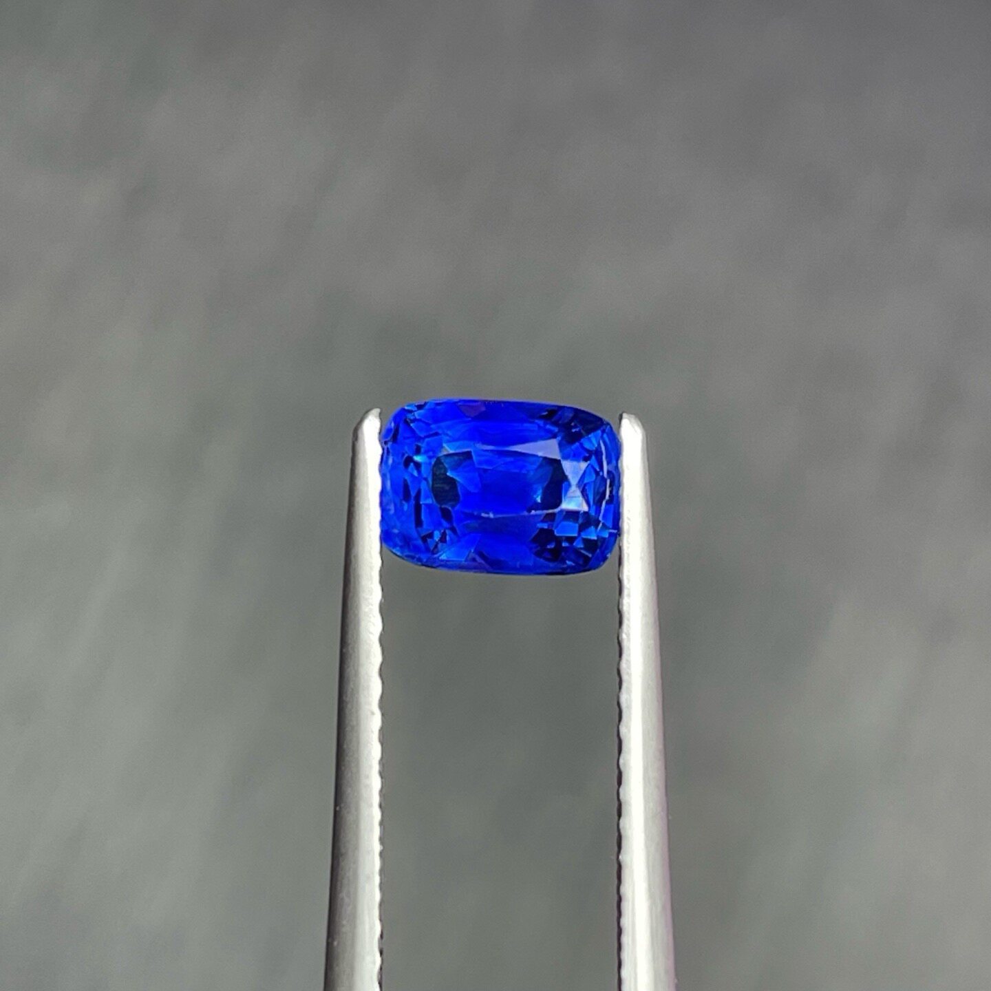 新货1.27克拉天然皇家蓝宝石戒面长枕形珠宝裸石GUILD证书小精品