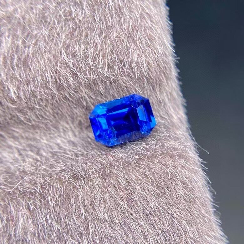 0.78克拉天然缅甸无烧皇家蓝宝石戒面裸石长方形颜色美艳彩宝精品