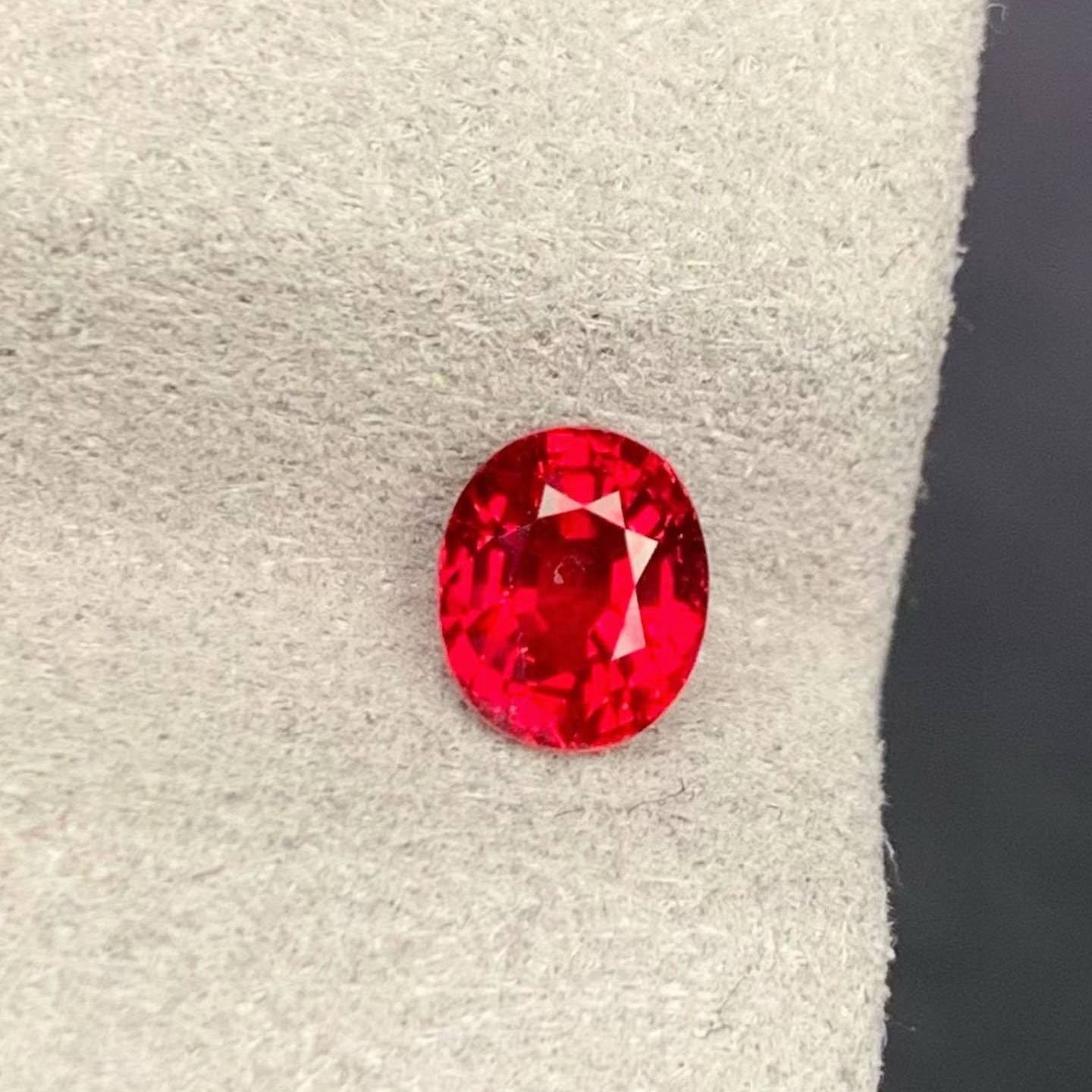 1.02克拉天然无烧鸽血红宝石戒面