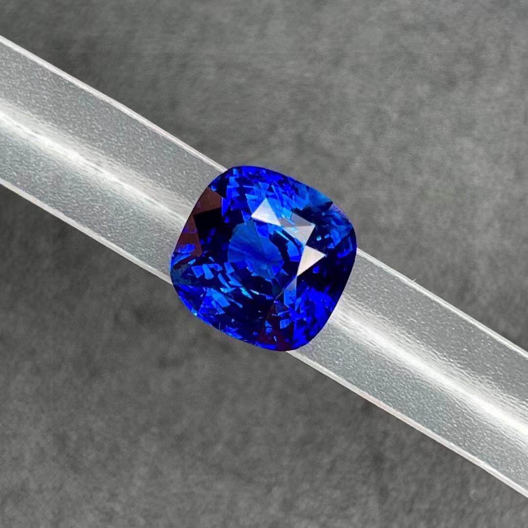 06克拉天然皇家蓝宝石戒面方枕形珠宝裸石吉尔德证书彩宝精品