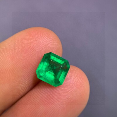 1.75克拉天然祖母绿戒面绿宝石