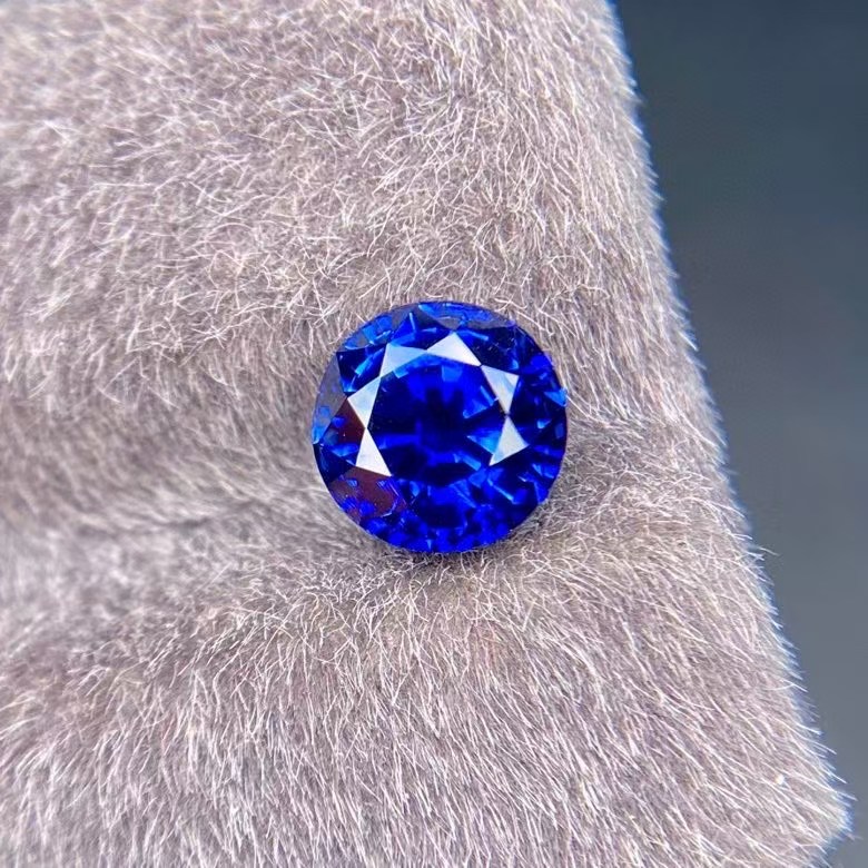 2.58克拉天然皇家蓝宝石戒面裸石
