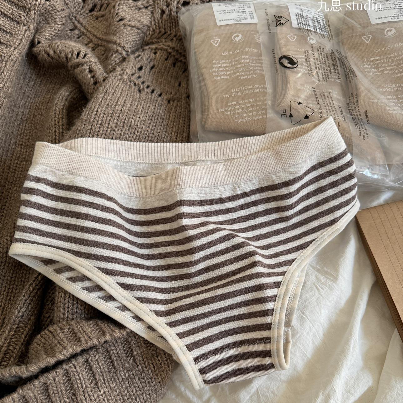 给我一杯冰美式。自留推荐hin好穿包臀无缝简约条纹中腰三角内裤