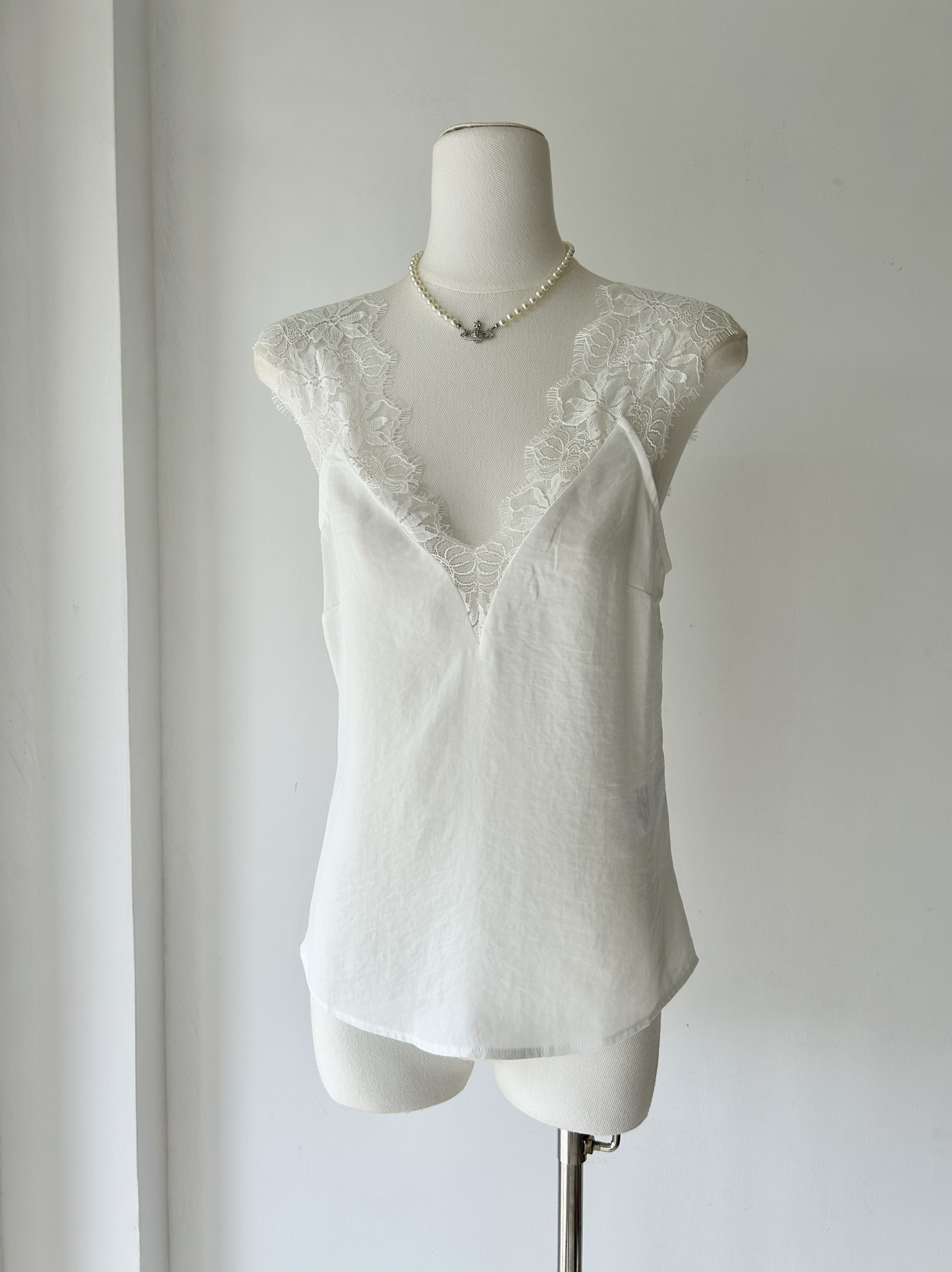 立时三刻 美牌~原 高级缎面凉感 设计感蕾丝拼接吊带背心