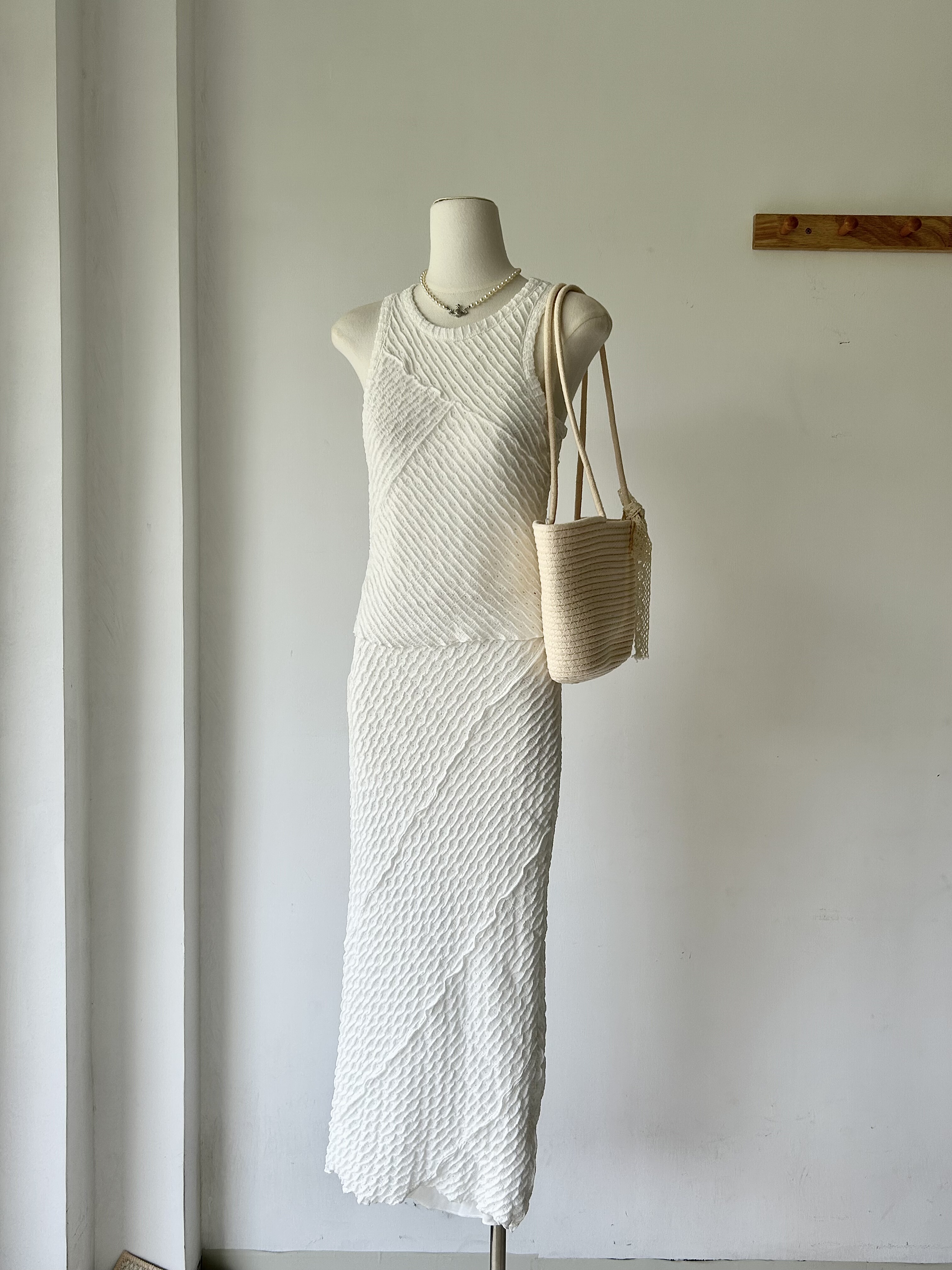 高级感KR法式典雅女神白月光套装 肌理感上衣+包臀长裙 显瘦显高