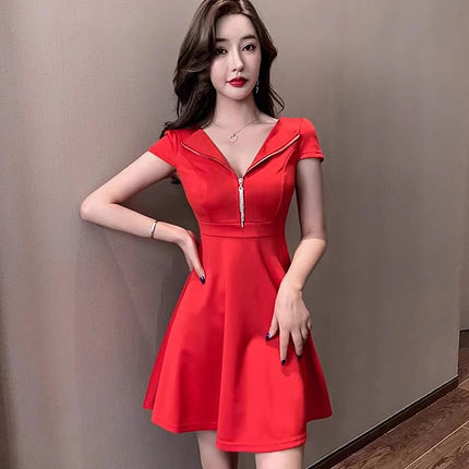 时尚连衣裙女2025夏装新款贵夫人气质显瘦收腰V领复古洋气A字裙潮
