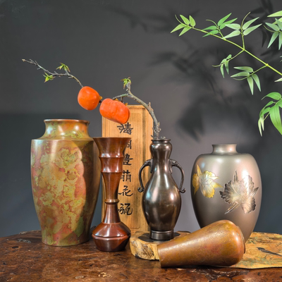 日本高岗铜器嵌银铜花瓶